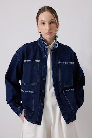 Veste mi-saison Touche Prive en bleu : devant