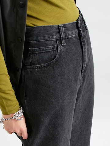 Carhartt WIP Loosefit Jeans 'Brandon' i svart