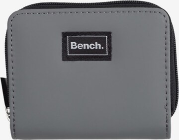 BENCH Wallet in Grey: front