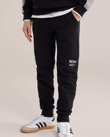 WE Fashion Tapered Nadrág - fekete: elől