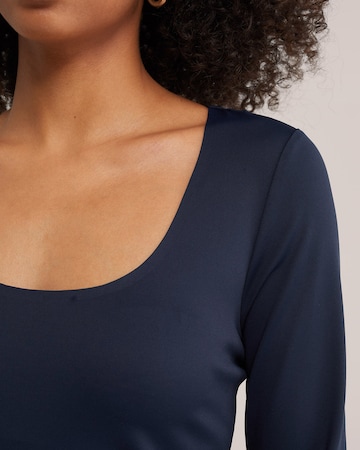 Tricou de la WE Fashion pe albastru