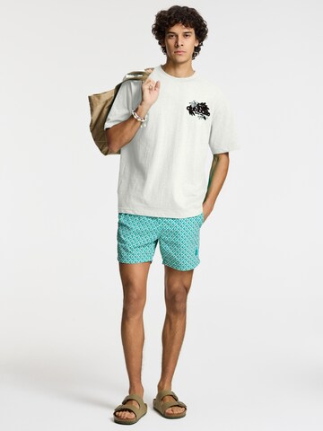 Tricou 'Finn Club Locale' de la Shiwi pe alb