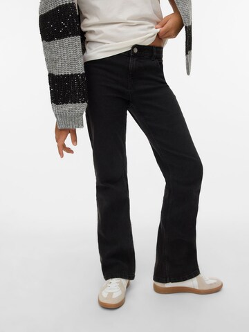 évasé Jean 'VMRiver' Vero Moda Girl en noir : devant