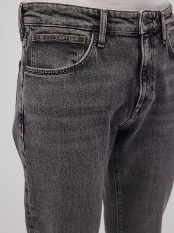 Mavi Tapered Jeans 'Milan' in Grau