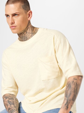 WEEKDAY T-Shirt in Beige