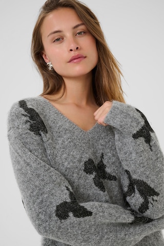 CULTURE Sweater in Grey