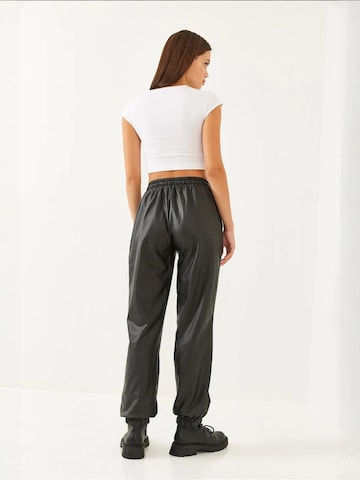 Bianco Lucci Tapered Hose in Schwarz