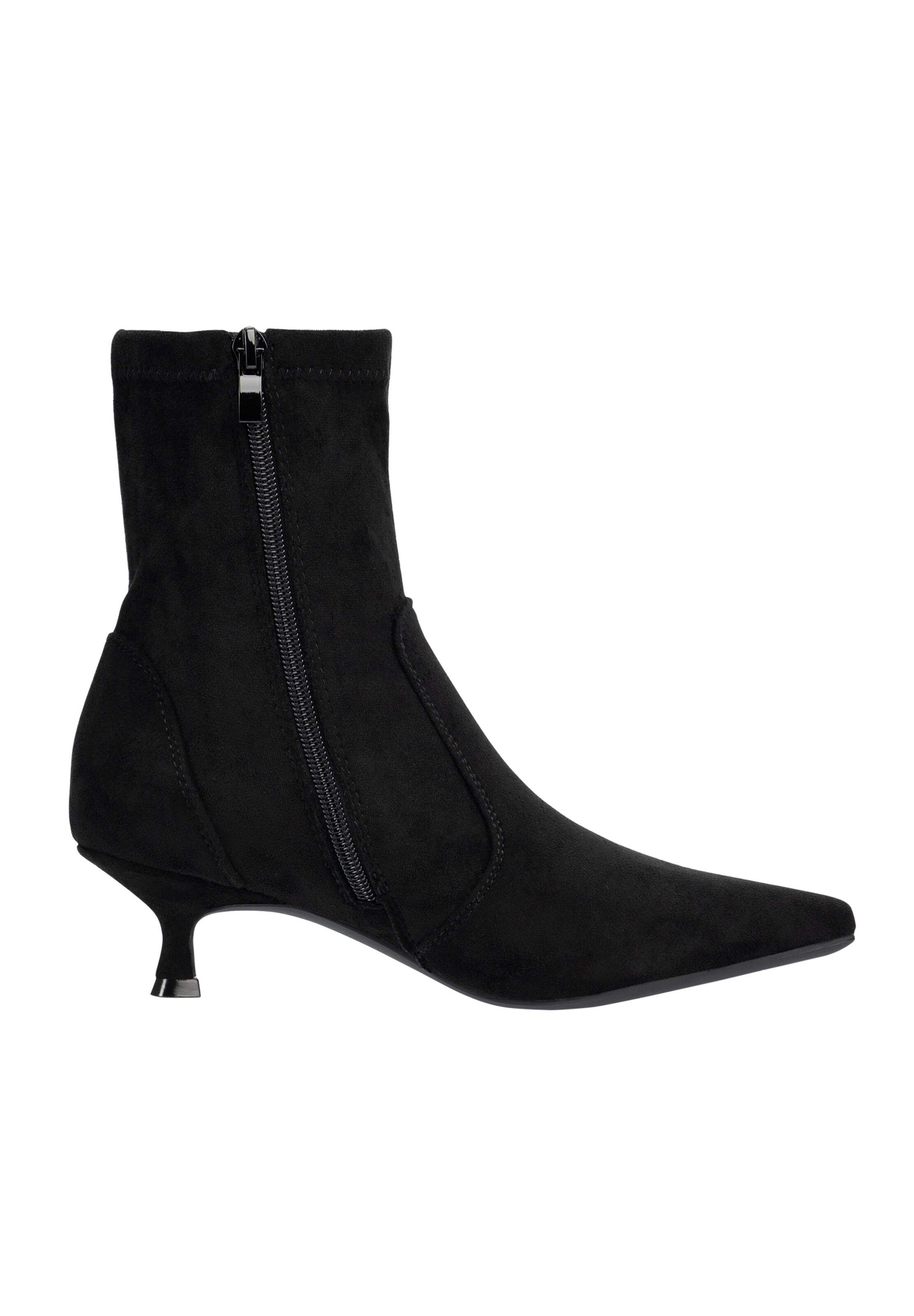 Salinyang Booties in Black