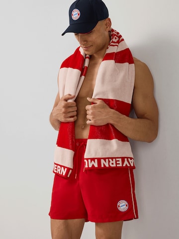 FC BAYERN MÜNCHEN Badehose Essentials in Rot