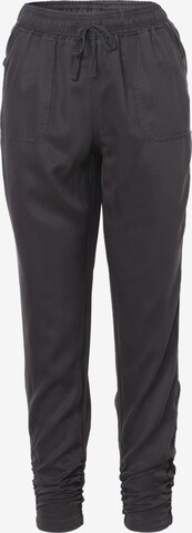 KOROSHI Tapered Jeans in Black: front