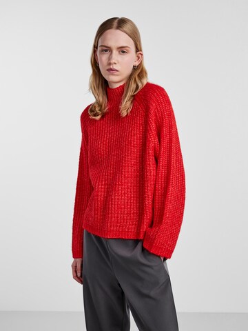 Pull-over PIECES en rouge : devant