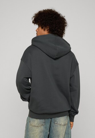 ROCAWEAR Sweatshirt in Grau