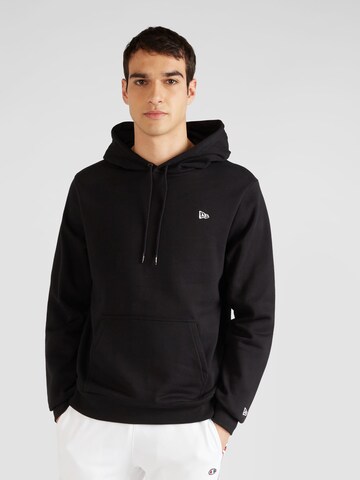 NEW ERA Sweatshirt 'ESSENTLS' in Zwart: voorkant