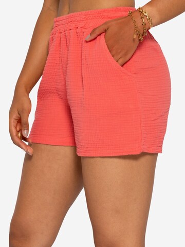 SASSYCLASSY Regular Shorts in Rot