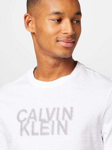 T-Shirt Calvin Klein en blanc