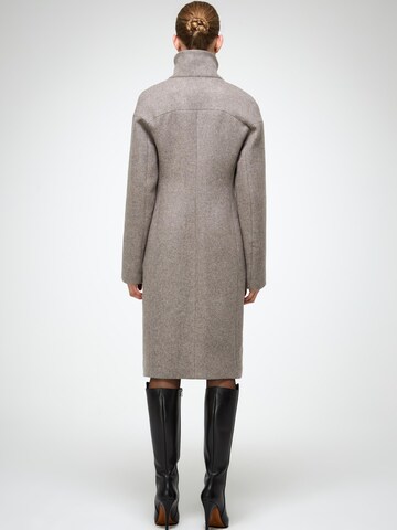 Cappotto invernale 'Zoelle' di V S P in grigio