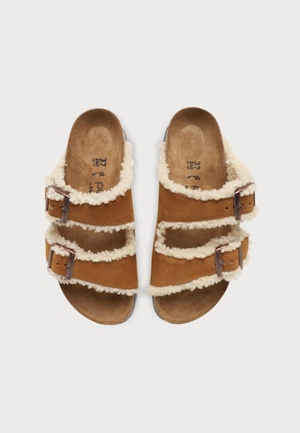 BIRKENSTOCK Pantofle 'Arizona' – hnědá
