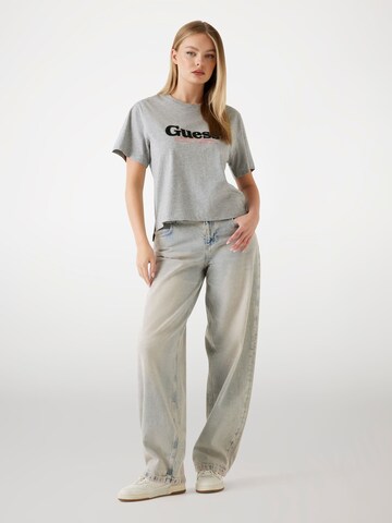 GUESS T-Shirt in Grau