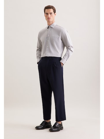 Coupe regular Chemise business 'Schwarze Rose' SEIDENSTICKER en gris