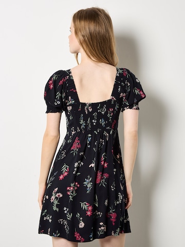 Robe ' ' Apricot en noir
