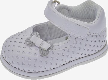 CHICCO Ballet Flats 'Gixa' in White: front