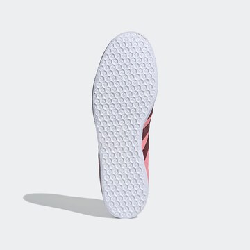 ADIDAS ORIGINALS Ниски маратонки 'Gazelle' в розово