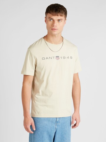 Tricou de la GANT pe bej: față