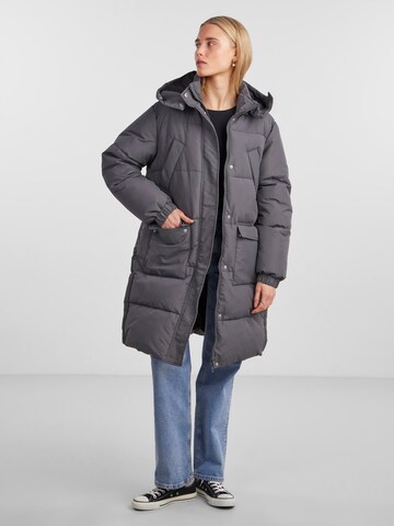 Manteau d’hiver 'Jelana' PIECES en gris