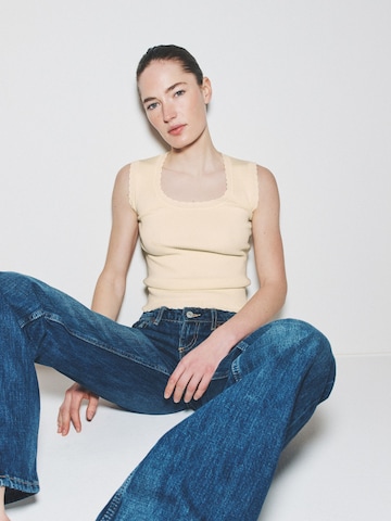 The Set Top in Beige