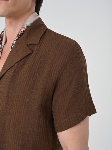 Regular fit Camicia di Antioch in marrone