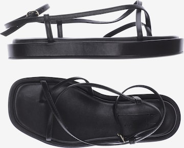 Arket Sandalen 36 in Schwarz: predná strana