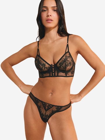 String di ETAM in nero