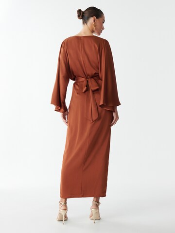 Rochie de seară 'Deliliah' de la Sável pe portocaliu: spate