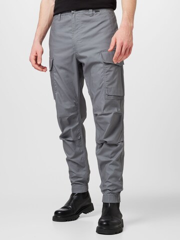 G-Star RAW Дънки Tapered Leg Карго панталон 'Combat' в сиво: отпред