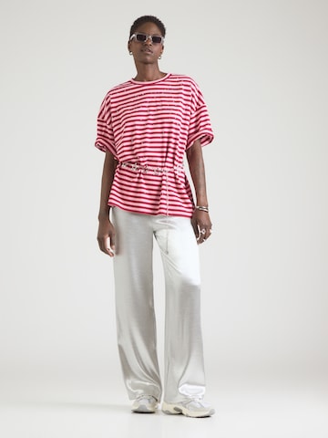 Tricou de la Essentiel Antwerp pe roz