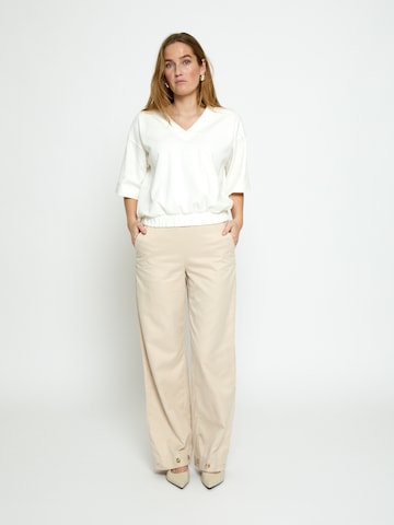 Peppercorn Top 'Fiola' in Wit