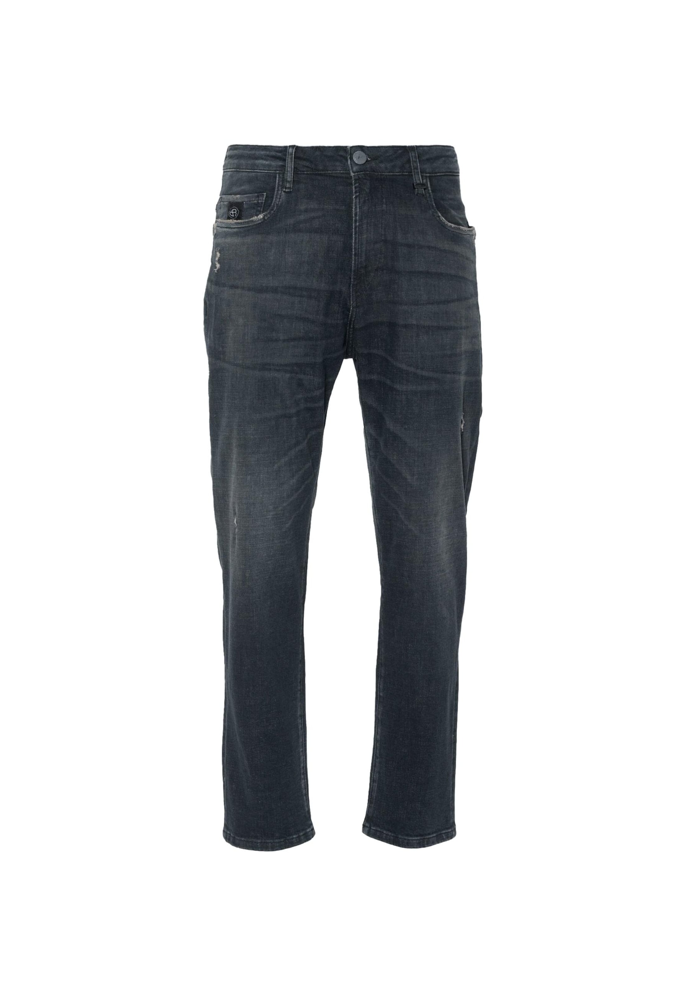 Regular Jean 'Danilo' Elias Rumelis en bleu : devant