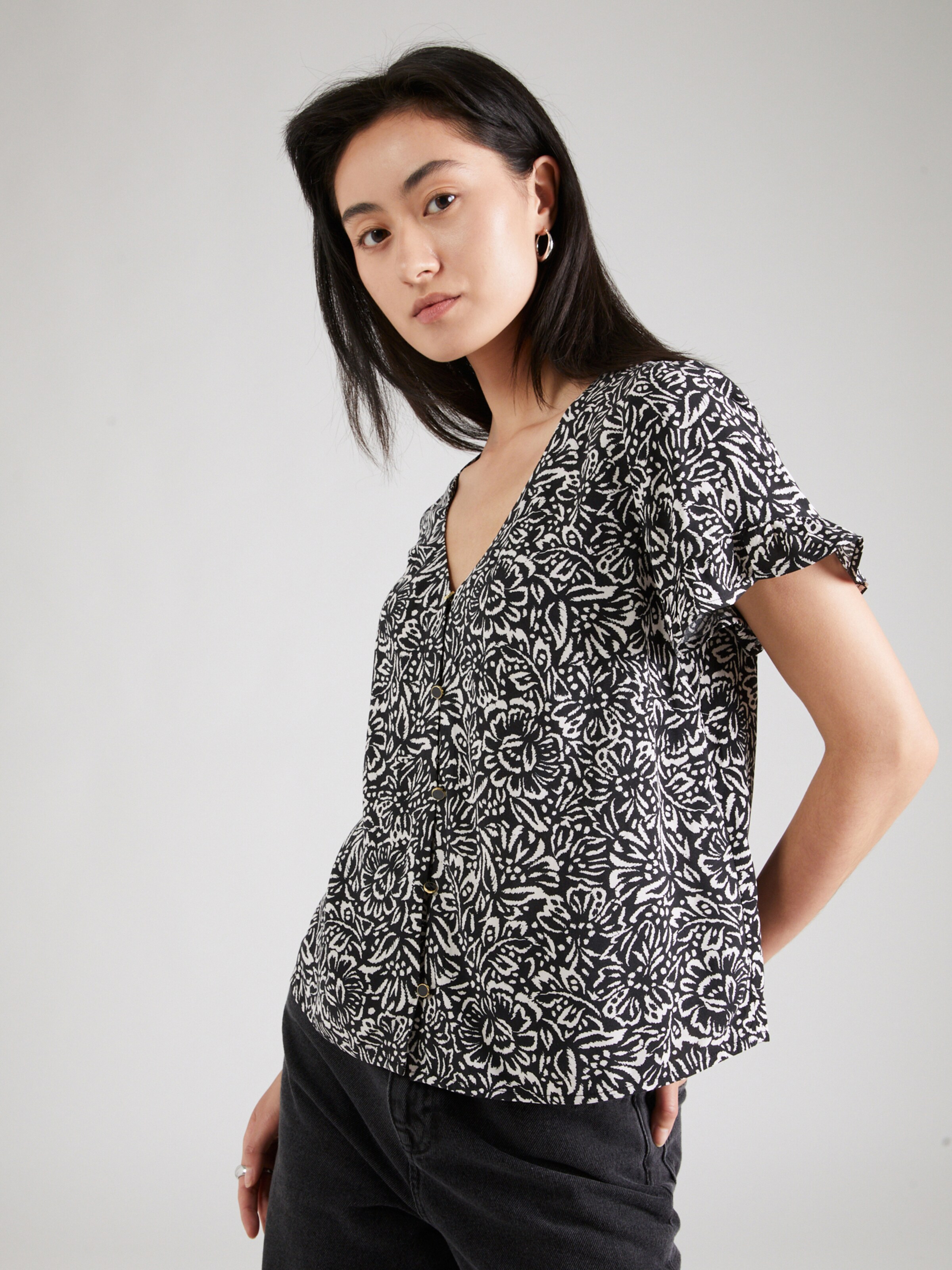 BONOBO Blouse ALMASHIRF in Black White ABOUT YOU