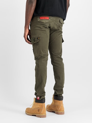 ALPHA INDUSTRIES - Tapered Pantalón cargo 'Petrol Patch' en verde