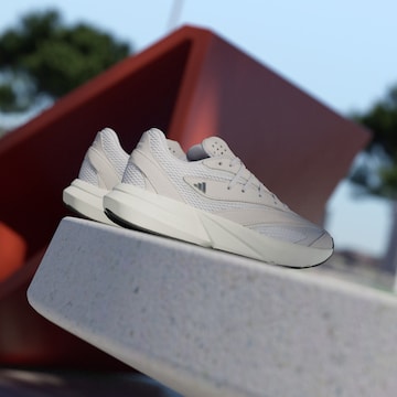 ADIDAS SPORTSWEAR Nizke superge 'Lightblaze' | bela barva