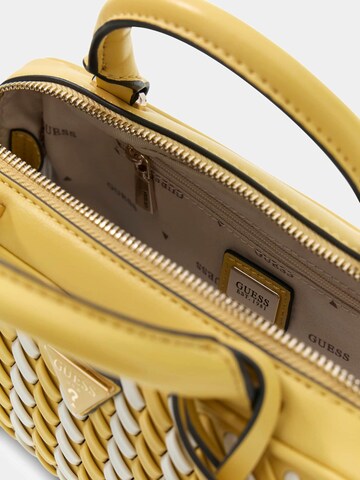 GUESS Handtasche 'Kora' in Gelb