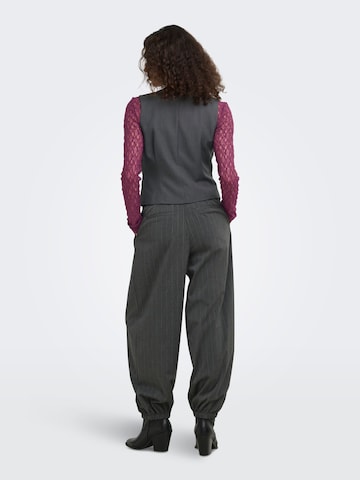 Gilet 'ONLLinda' ONLY en gris