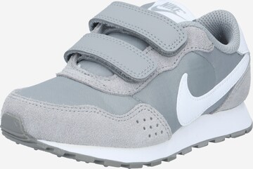 Sneaker 'Valiant' di Nike Sportswear in grigio: frontale