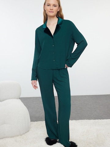 Trendyol - Pijama en verde: frente