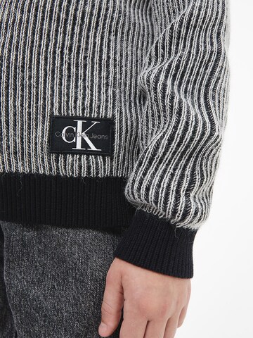 Calvin Klein Jeans Sweater in Grey
