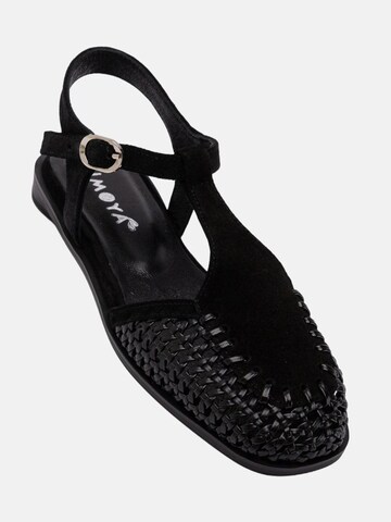 Limoya Sandals in Black: front