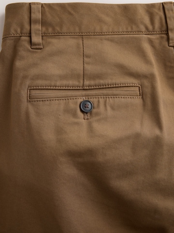 Loosefit Pantaloni chino di Next in marrone