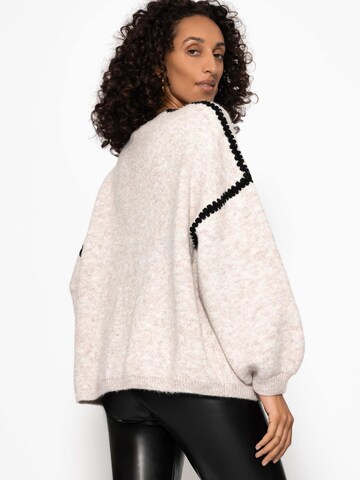 SASSYCLASSY Oversizestrickjacke in Weiß