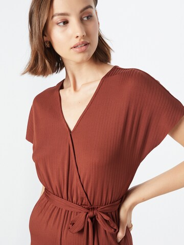 Tuta jumpsuit 'Cami' di ABOUT YOU in rosso