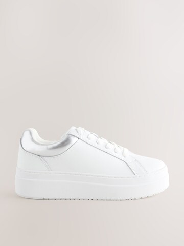 Baskets basses Next en blanc